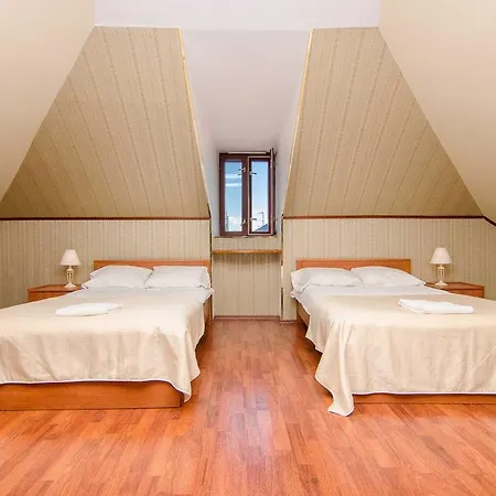 Apartahotel Georghof Old Town